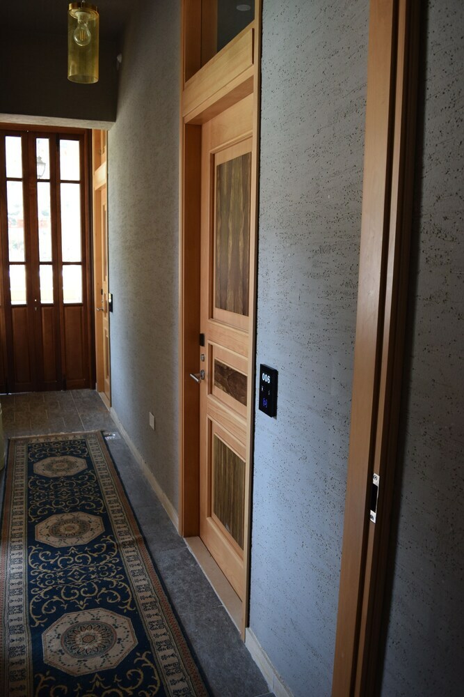 Hotel Damask Rose Lebanese Guest House