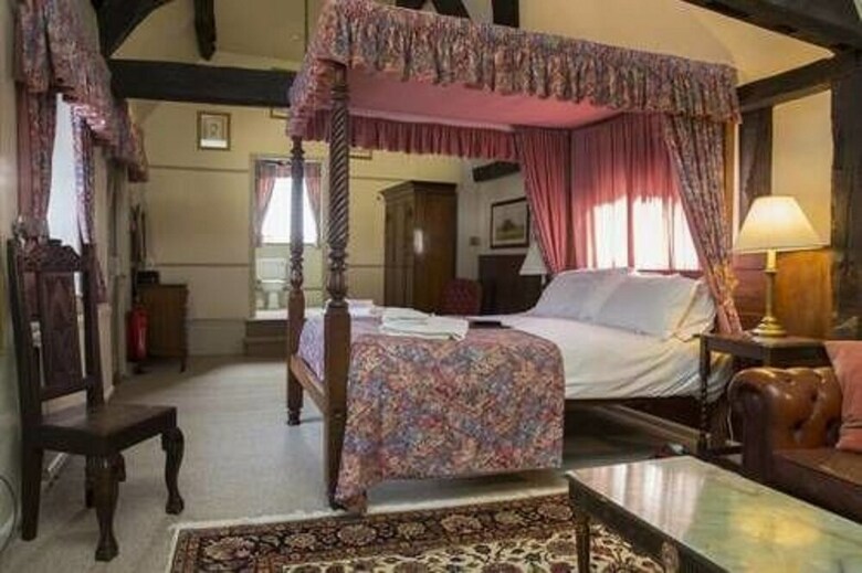 Posada The Golden Pheasant Inn