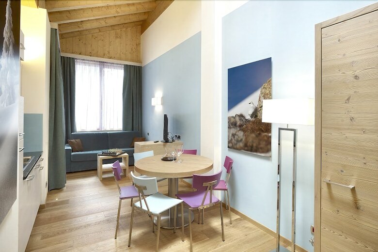 Residencia Color Home Suite Apartments