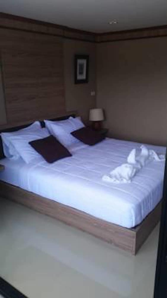 Hotel Little Bear Guesthouse And Restaurant