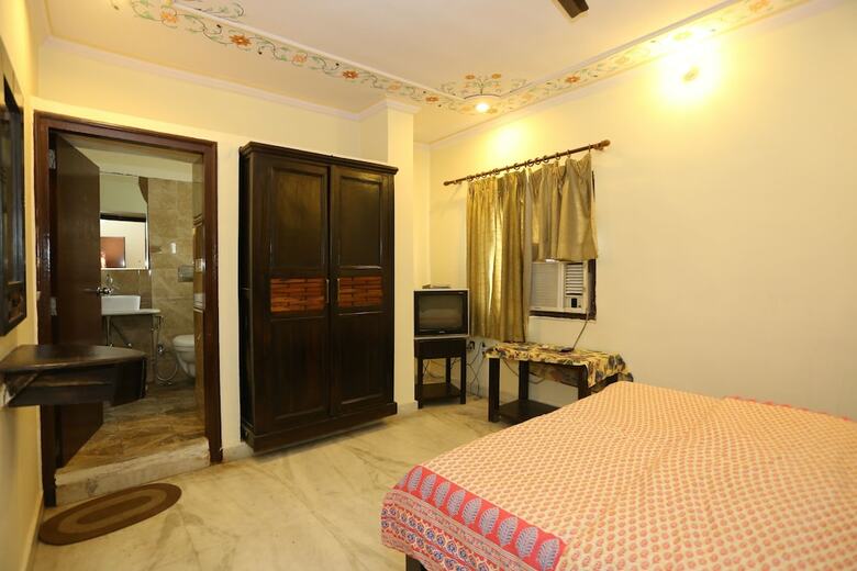 Hotel Ratan Niwas