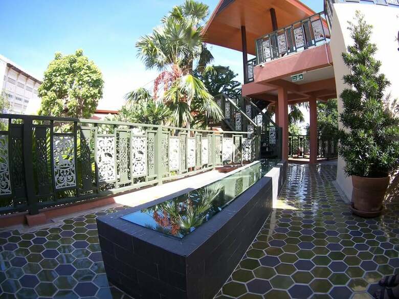 Hotel Chuchai Buri Sri Amphawa