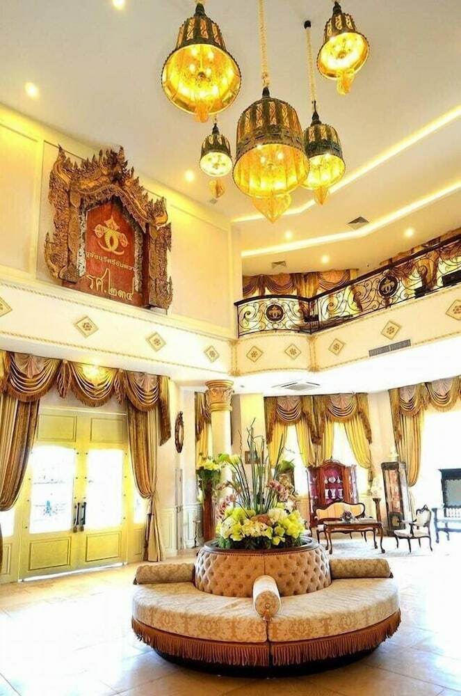 Hotel Chuchai Buri Sri Amphawa