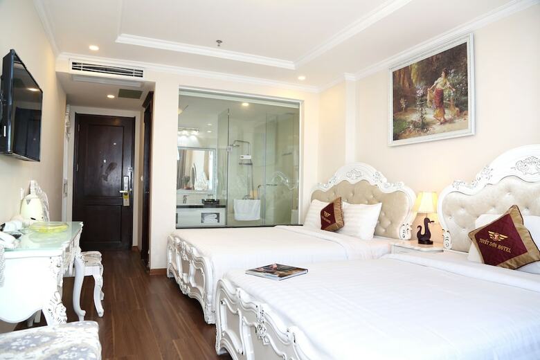 Tuyet Son Hotel