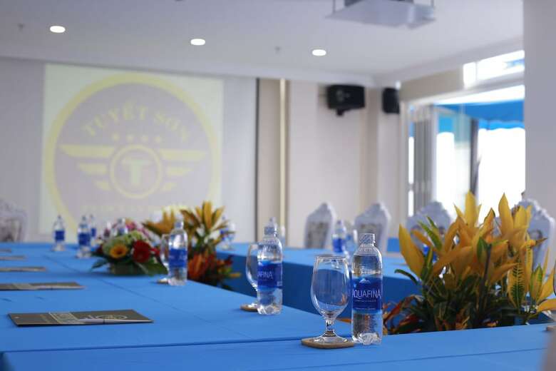 Tuyet Son Hotel