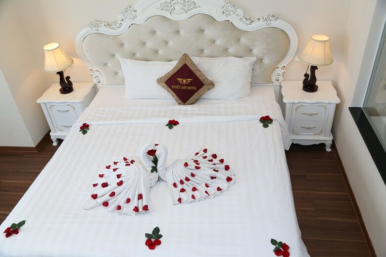 Tuyet Son Hotel