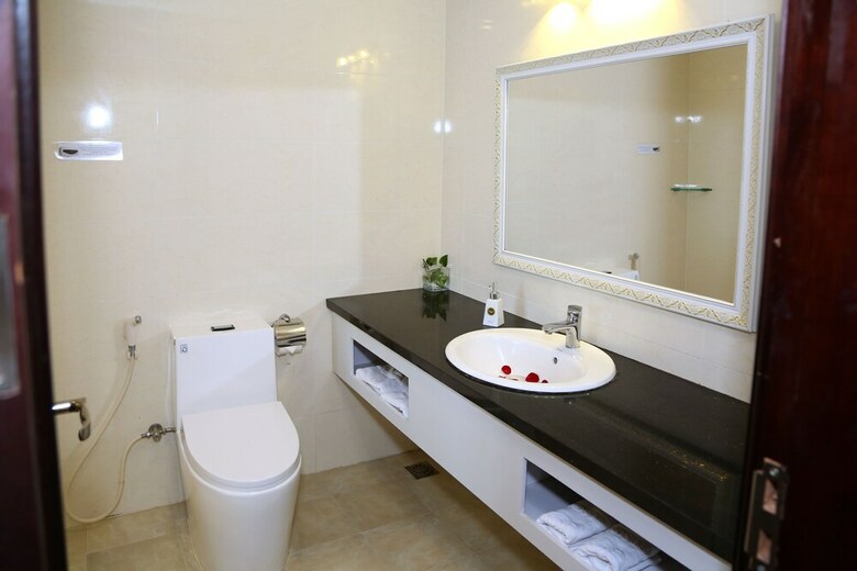Tuyet Son Hotel
