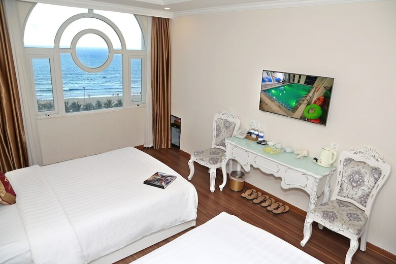 Tuyet Son Hotel