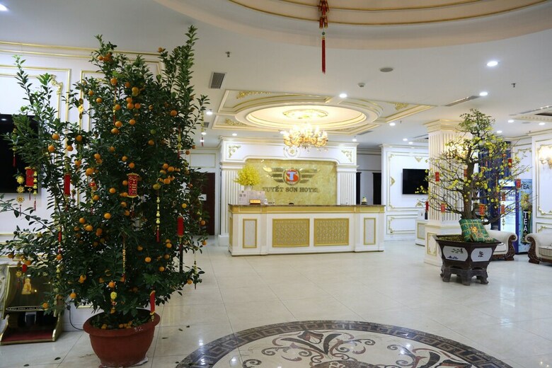 Tuyet Son Hotel