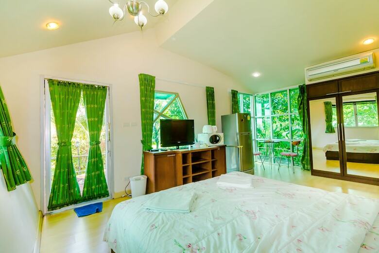 Hotel Chalong Hill Tropical Garden Homes