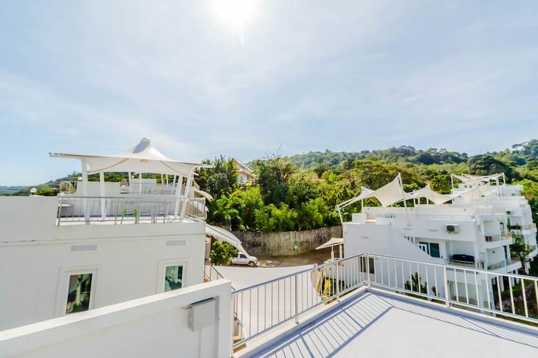 Hotel Chalong Hill Tropical Garden Homes