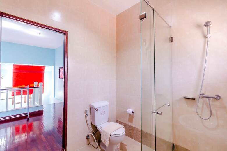 3 Bedrooms Pool Villa Walk To Patong
