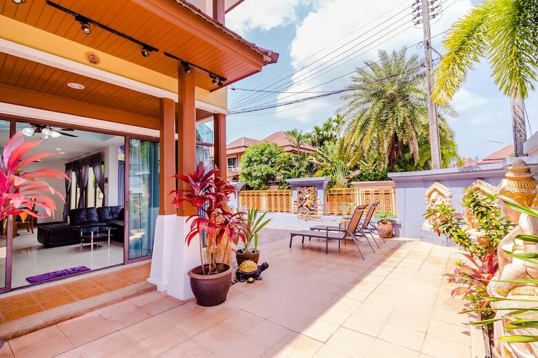 3 Bedrooms Pool Villa Walk To Patong