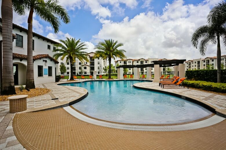 Doral Dolphin Mall Apartments By Nuovo