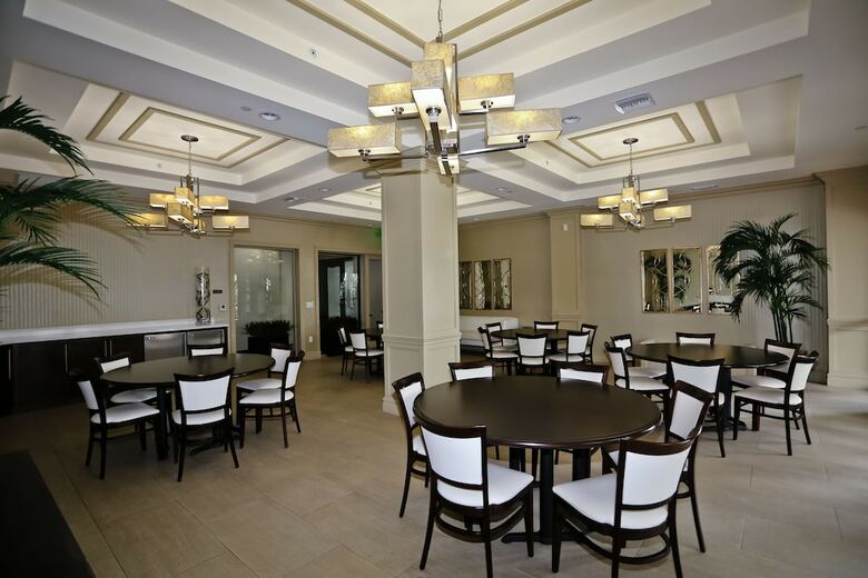 Doral Dolphin Mall Apartments By Nuovo