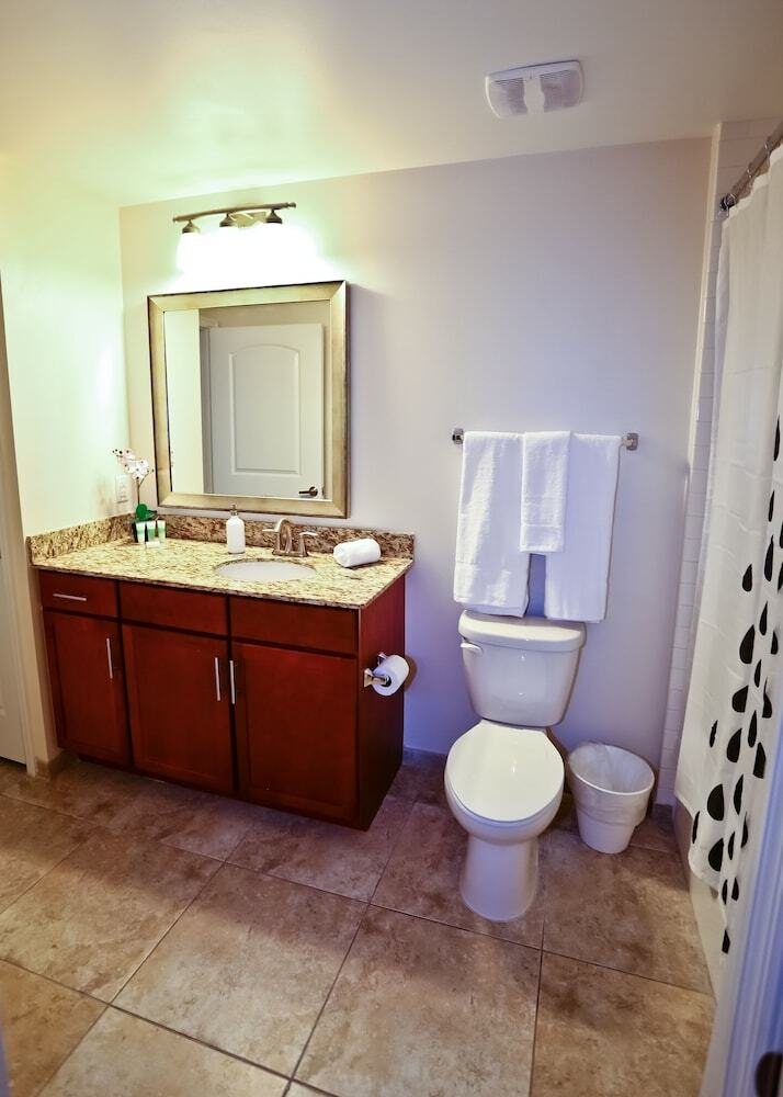 Doral Dolphin Mall Apartments By Nuovo