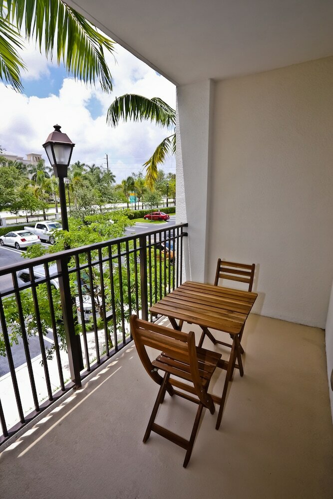 Doral Dolphin Mall Apartments By Nuovo