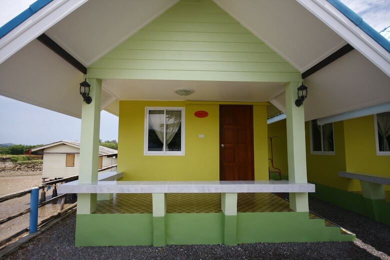 Hotel Chompoo Resort