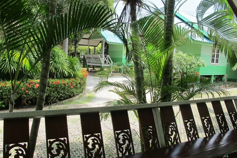 Hotel The Green Resort Sri Racha