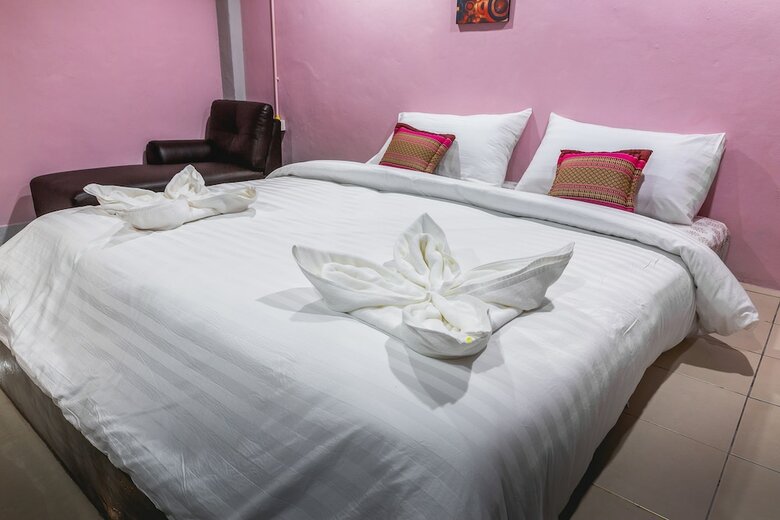 Hostal The Guest Hotel - Hostel