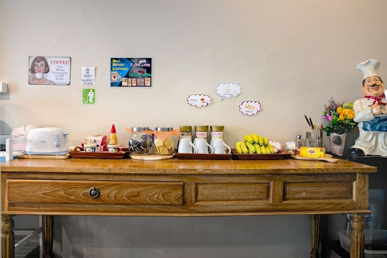 Hostal The Guest Hotel - Hostel
