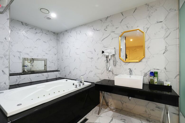 Sm Boutique Hotel