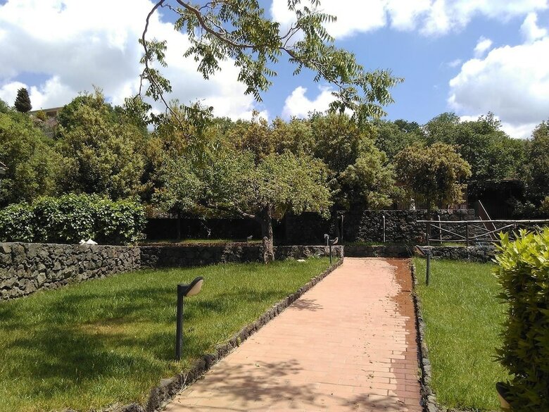 Agroturismo Le Cisterne Dell'etna