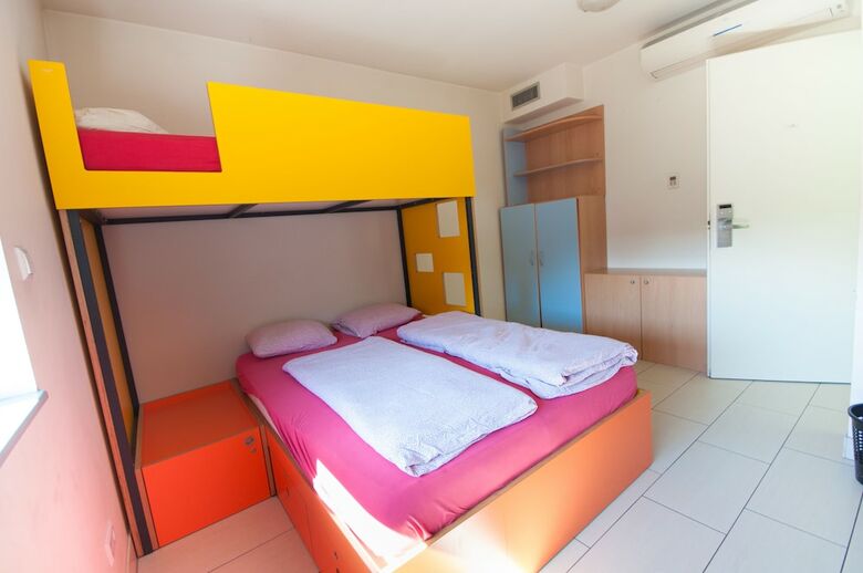 Hostal Simbol Rooms