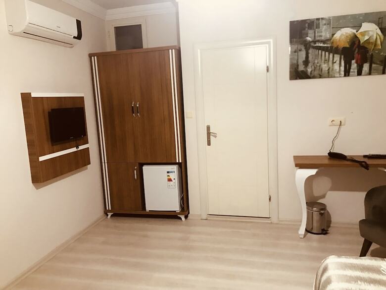 Hotel Akyuz Rooming House