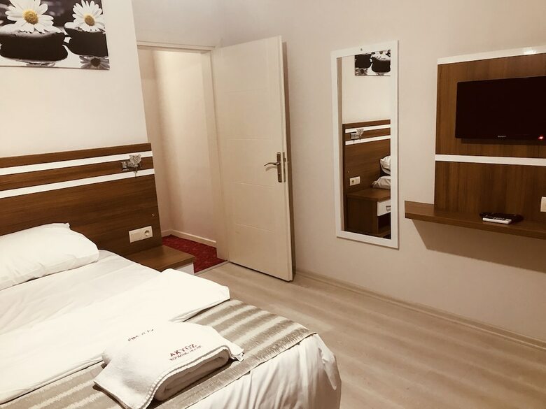 Hotel Akyuz Rooming House