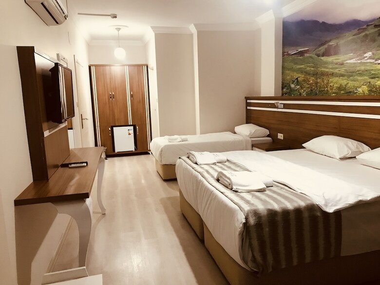Hotel Akyuz Rooming House