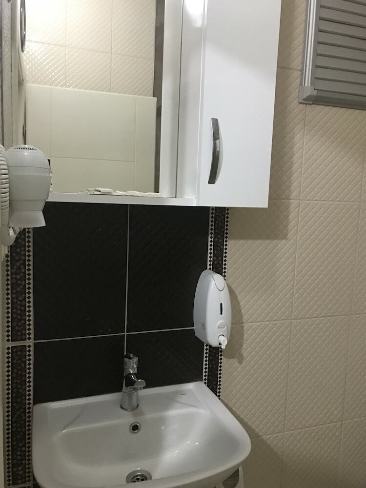 Hotel Akyuz Rooming House