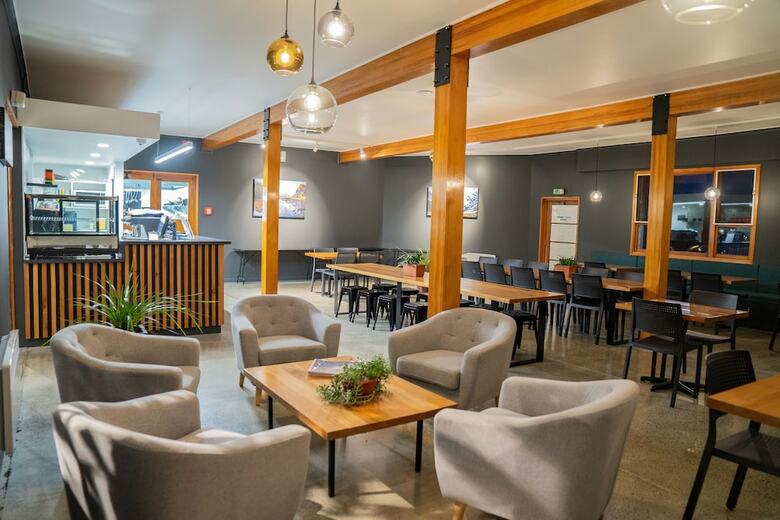 Hostal Fiordland National Park Lodge