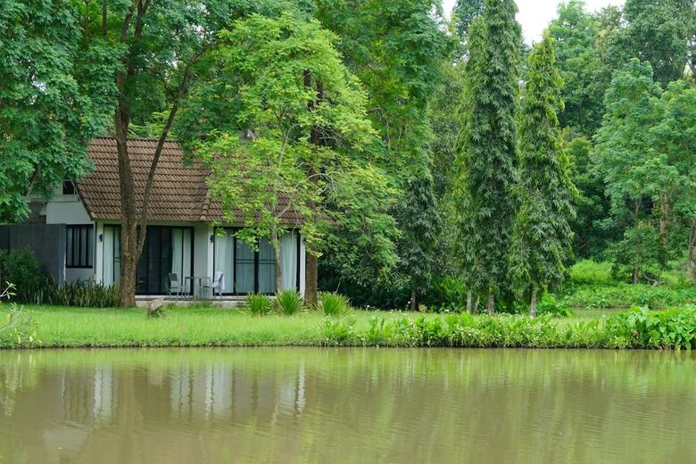 Hotel Sappraiwan Elephant Resort & Sanctuary