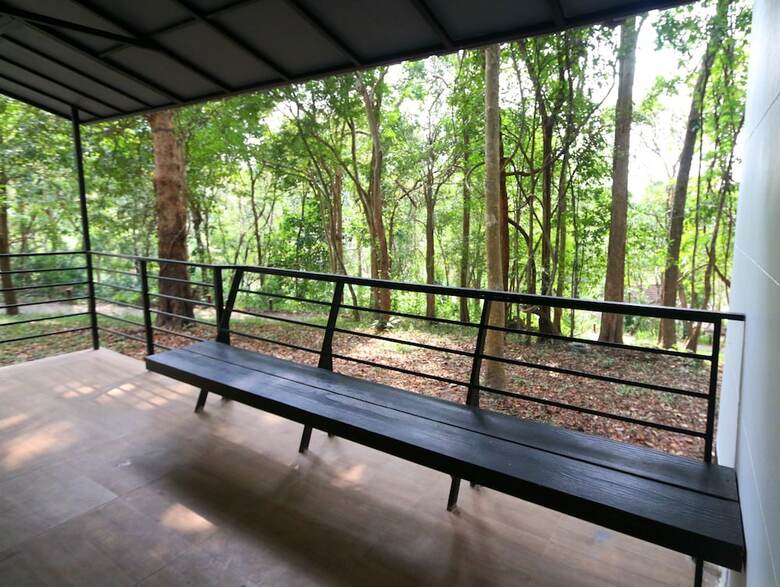 Hotel Sappraiwan Elephant Resort & Sanctuary
