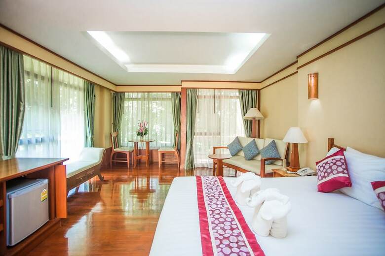 Hotel Sappraiwan Elephant Resort & Sanctuary