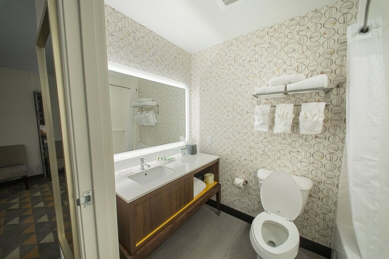 Holiday Inn Hotel And Suites-decatur