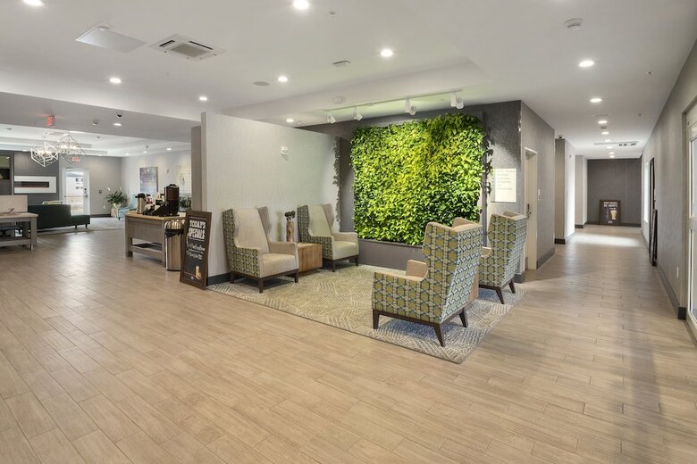 Holiday Inn Hotel And Suites-decatur