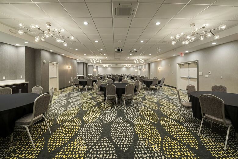 Holiday Inn Hotel And Suites-decatur
