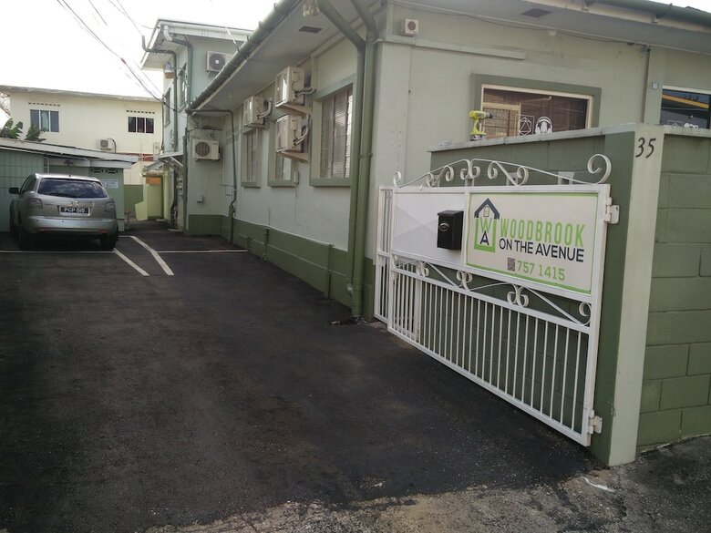 Hotel Woodbrook On The Avenue