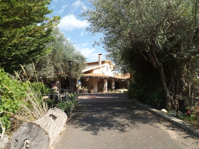 Neeton Noto Bed & Breakfast