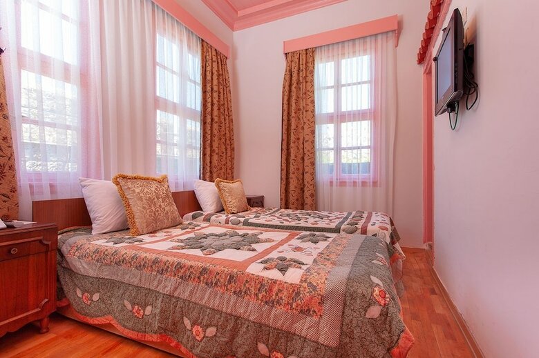 Kalei�i Marina Boutique Hotel