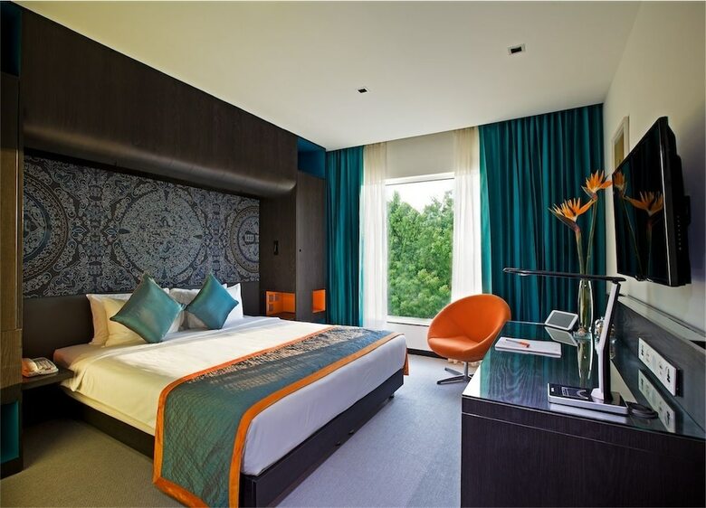 Hotel Zone By The Park Infantry Bengaluru