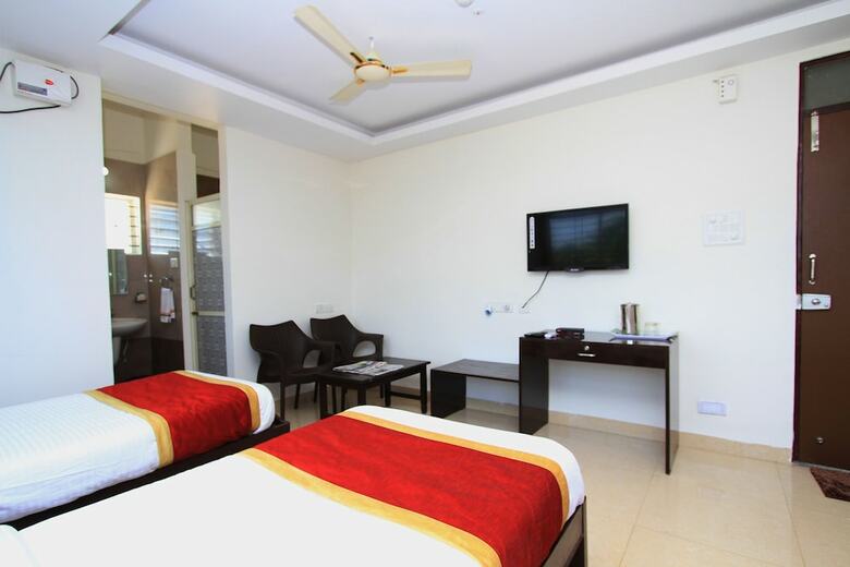 Hotel Oyo 6787 Sri Sai Residency