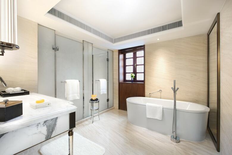 Hotel Capella Shanghai, Jian Ye Li