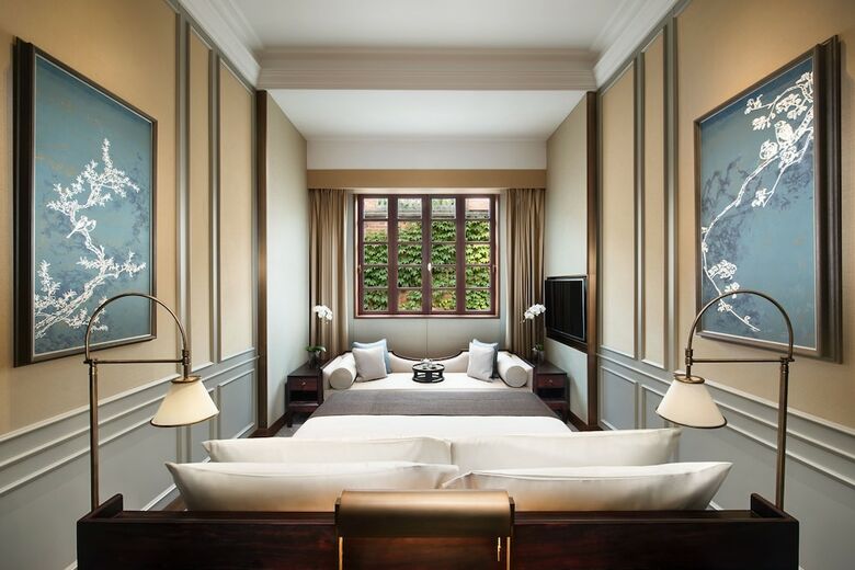 Hotel Capella Shanghai, Jian Ye Li