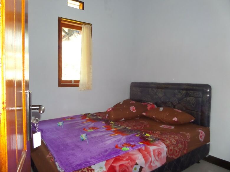 Bed & Breakfast Agung Safira Homestay