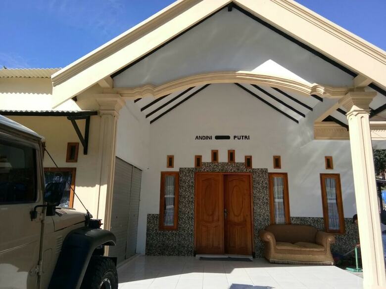 Bed & Breakfast Agung Safira Homestay