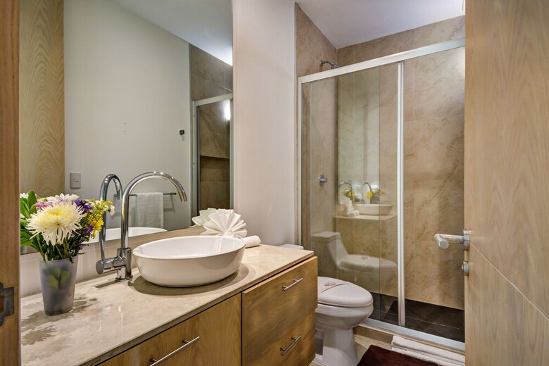 Atthakan 3 Bedroom Apartment Sleeps 10