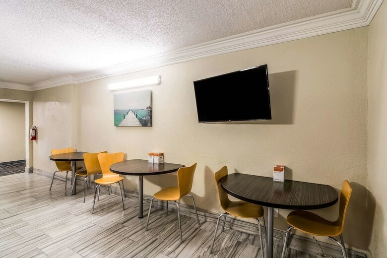 Hotel Clarion Inn